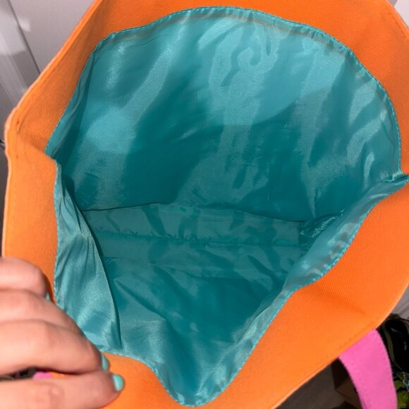 TOTE | KAPITZA x CLINIQUE | OS - Picture 5 of 5